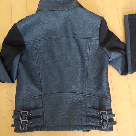 $150 Bernardo Navy and black Leather moto Jacket size small - Picture 6 of 7